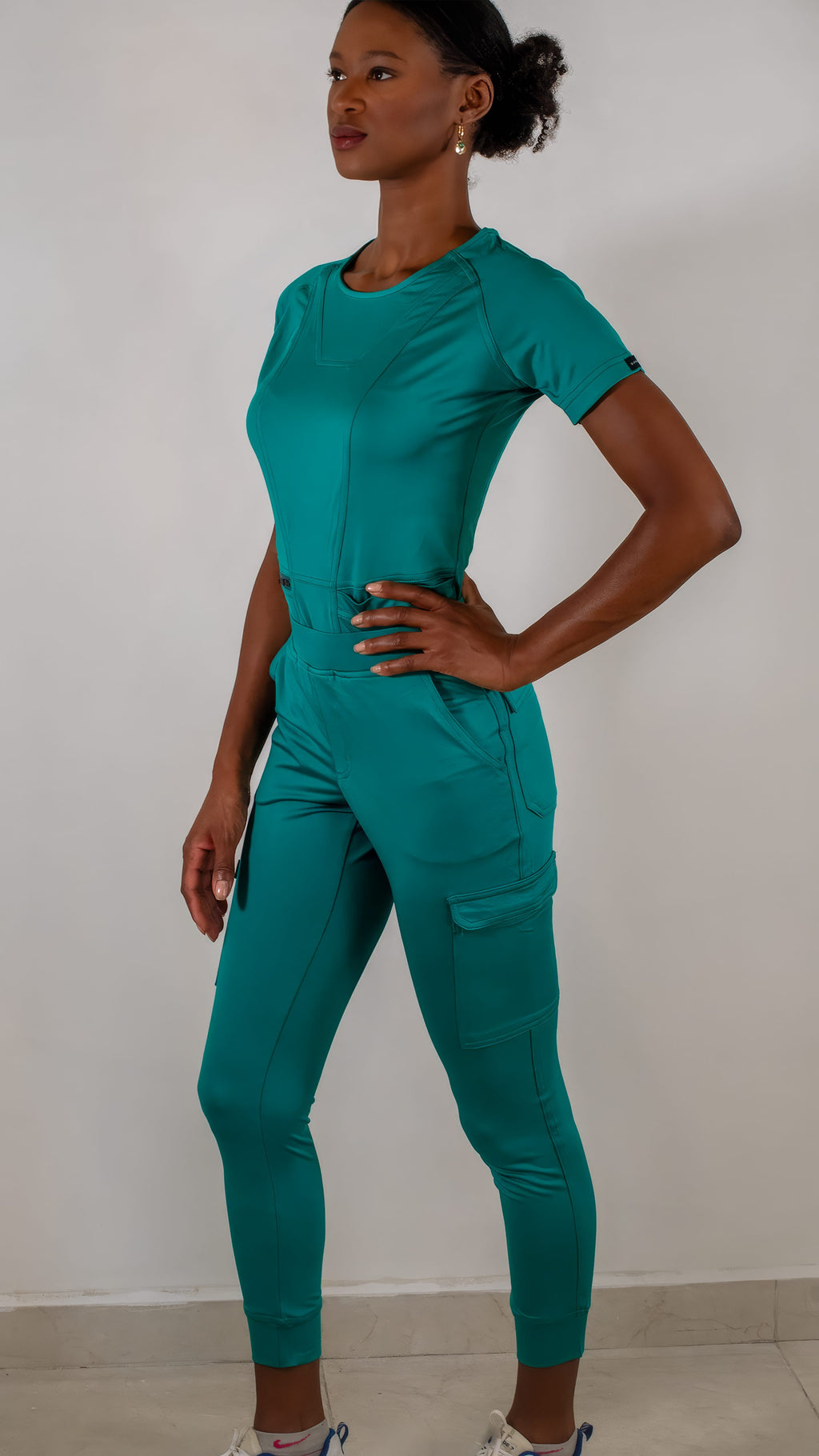 Conjunto Quirúrgico Mujer – Estilo 901 Verde Esmeralda | Super Stretch