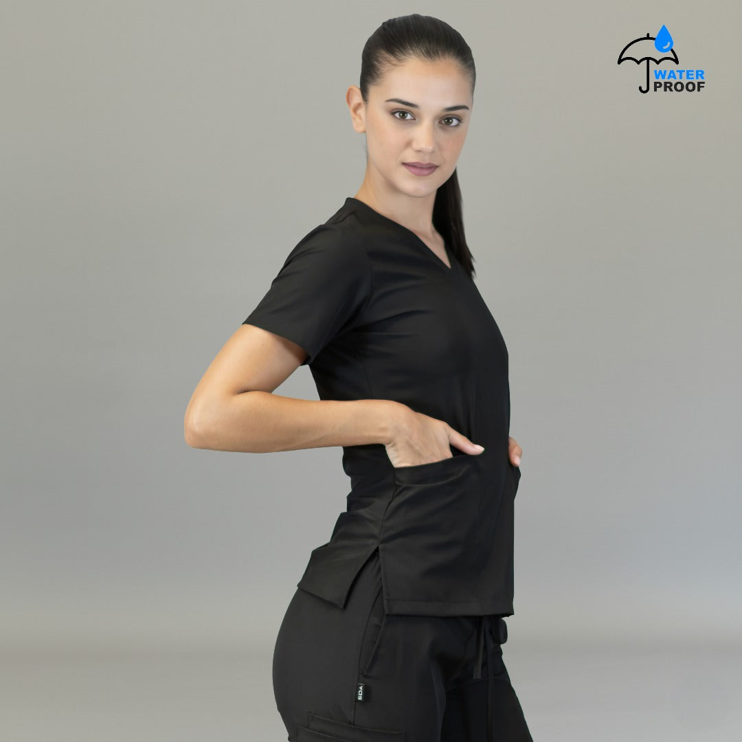 Detalle de bolsa lateral en filipina negra mujer Scrubs 515