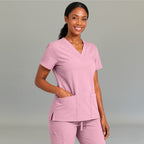Vista de medio cuerpo de la filipina palo de rosa claro 502 quirúrgica para mujer.