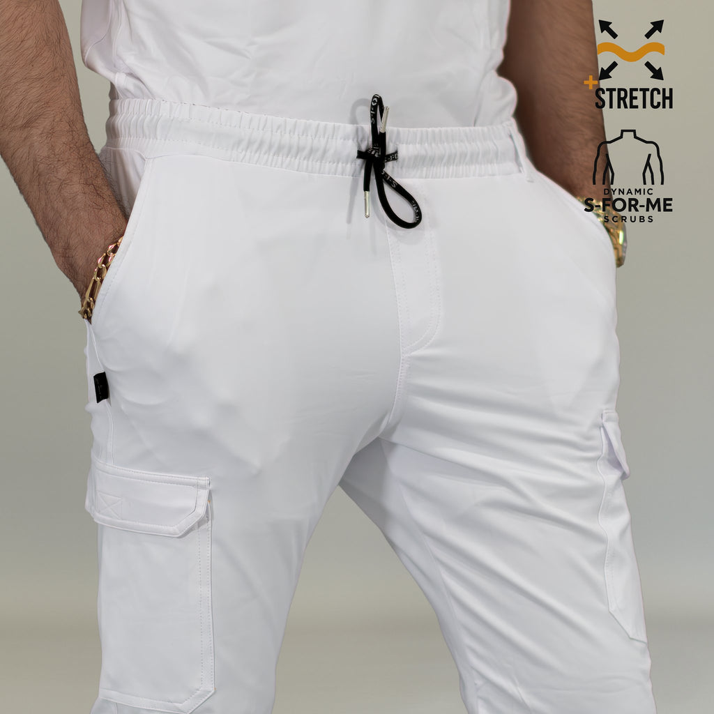 Vista posterior del jogger quirúrgico blanco hombre con cintura elástica