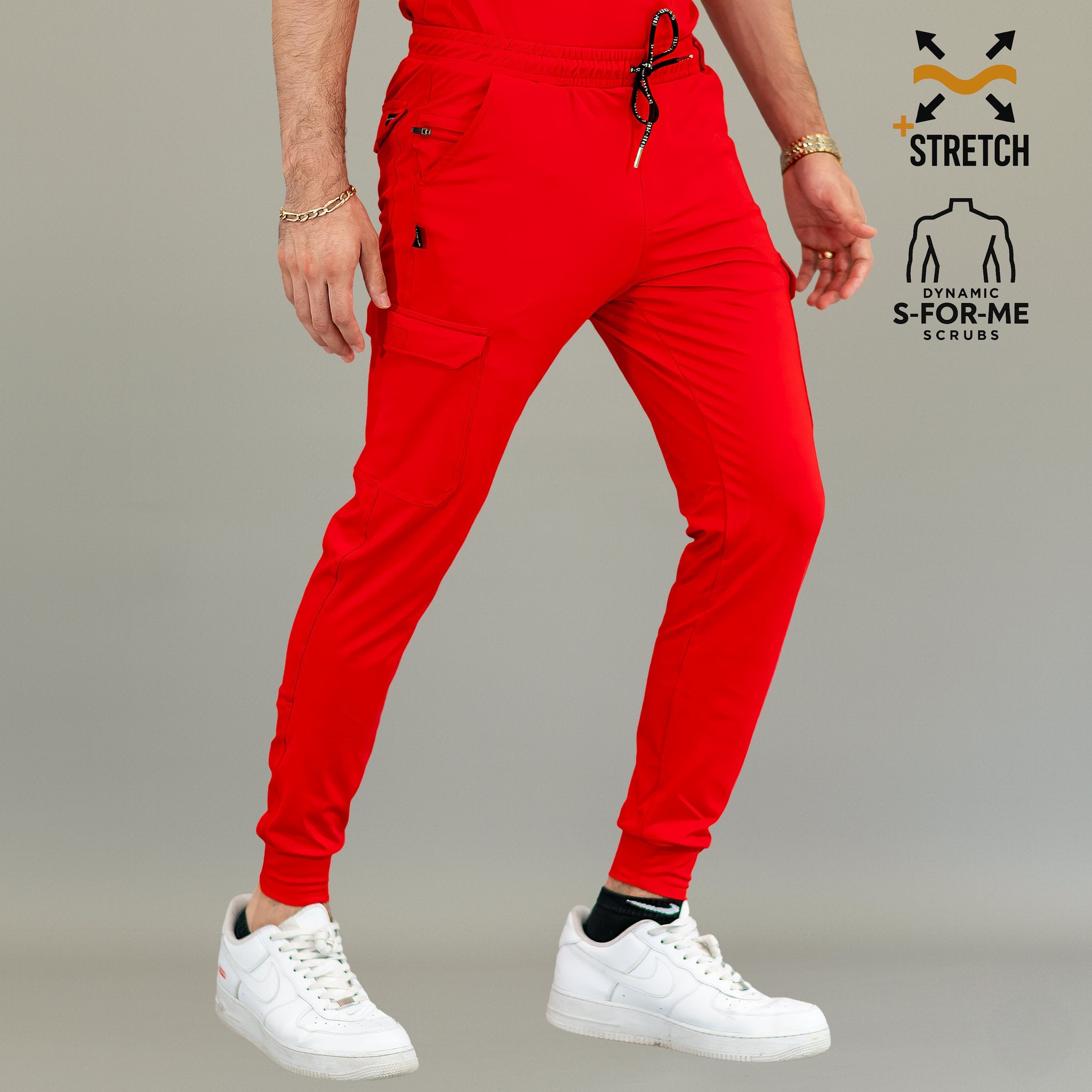 Jogger médico rojo para hombre 901 — vista en movimiento con tela Super Stretch