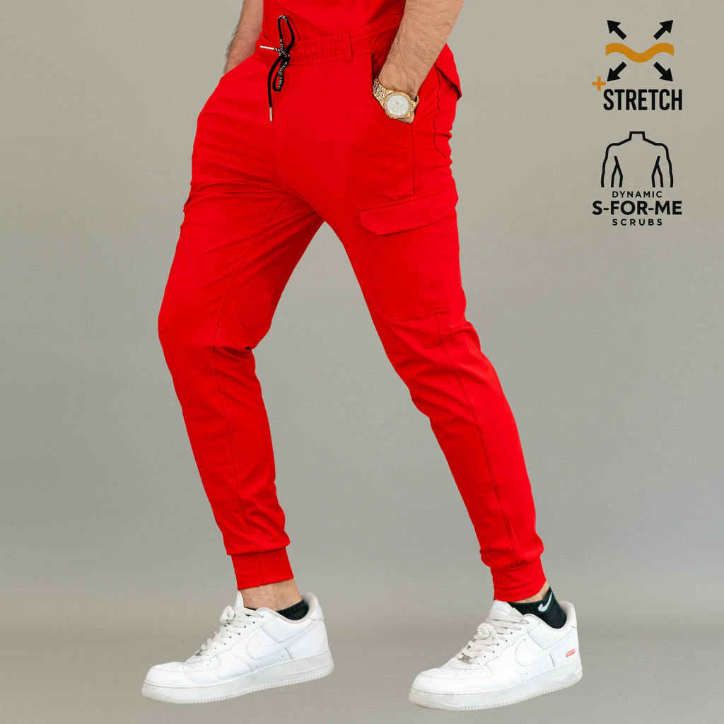 Pantalón jogger médico rojo para hombre — vista lateral con bolsillo y ajuste cómodo