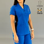 Vista frontal de filipina médica 930 azul rey y negro con brazos hacia abajo.