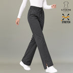 pantalon negro quirurgico para mujer caminando