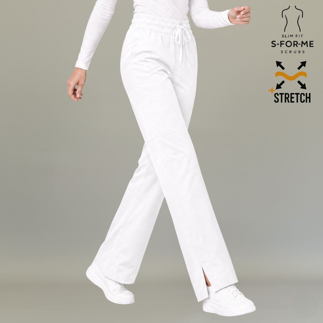 pantalon blanco de mujer mujer caminando