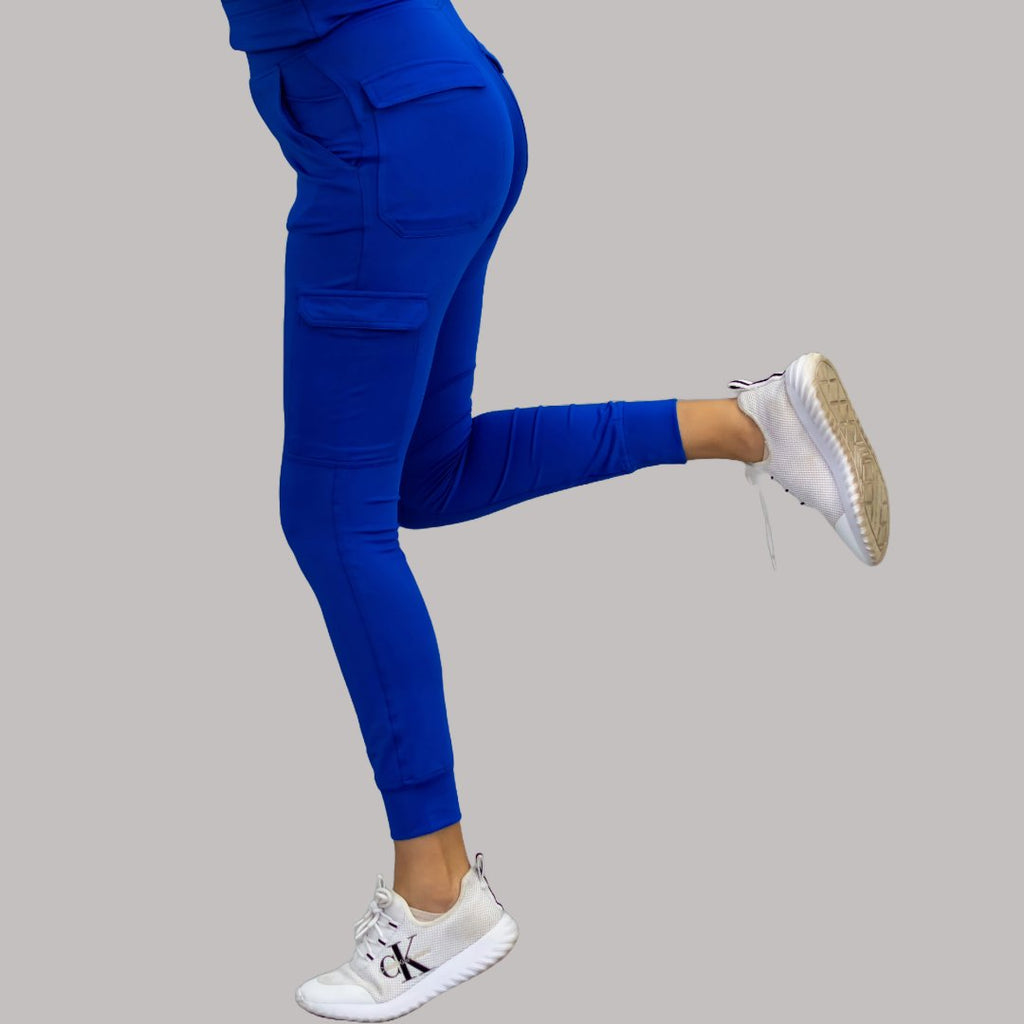 Detalle de tela super stretch del jogger quirurgico azul rey mujer Estilo 901