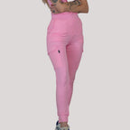 Detalle de bolsillos tipo cartera del jogger quirurgico rosa pastel mujer Estilo 901