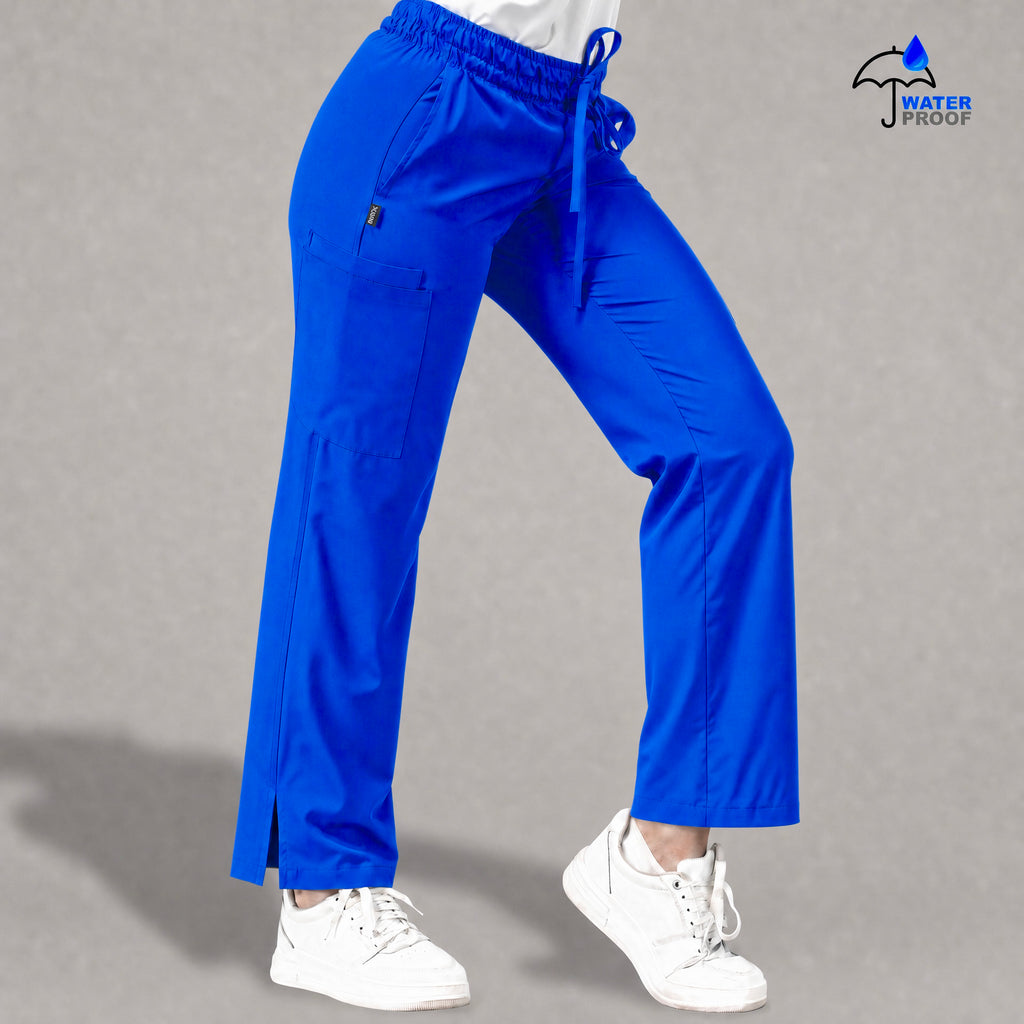 Pantalón quirúrgico mujer 502 Azul Rey antifluido corte relaxed Sandel Médica