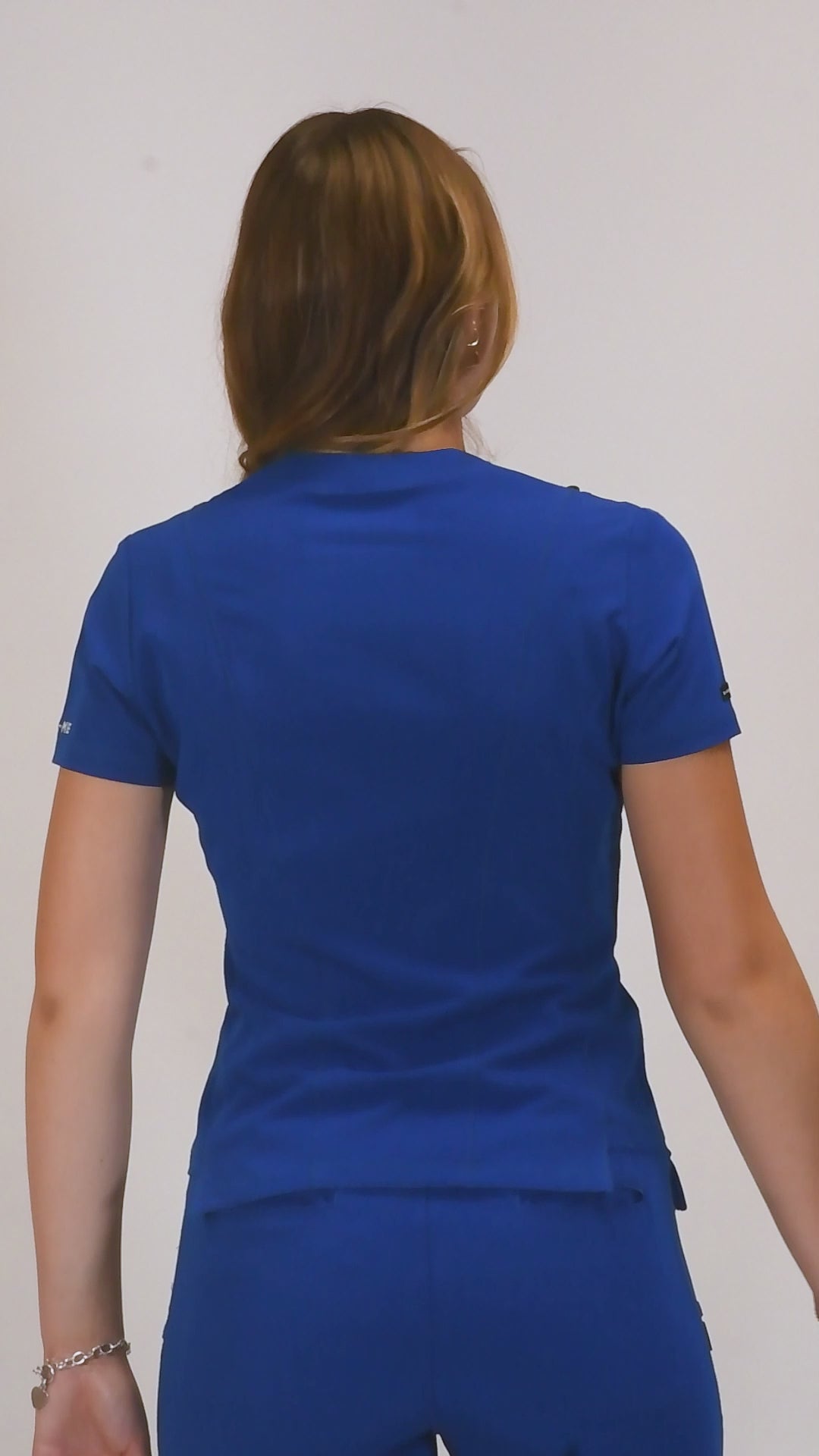 Jogger Quirúrgico Azul Rey Mujer Antifluido Scrubs 300